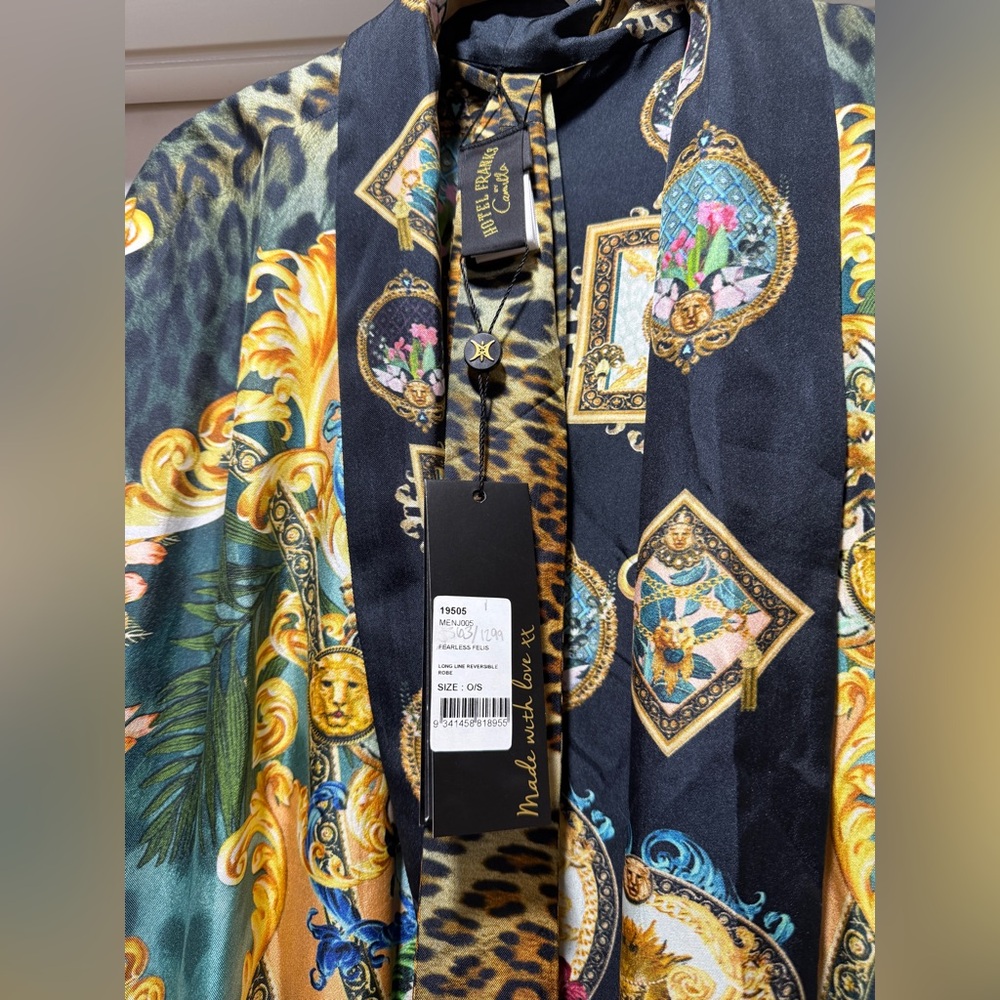 Camilla Long Line Reversible Robe
Fearless Felis - Picture 9 of 12